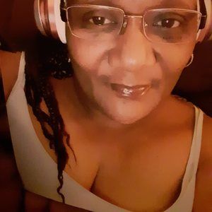 Meet your Posher, Eldora